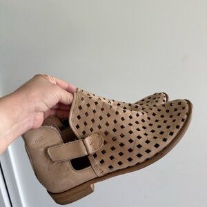 Musse & Cloud Beige Cutout Ankle Booties